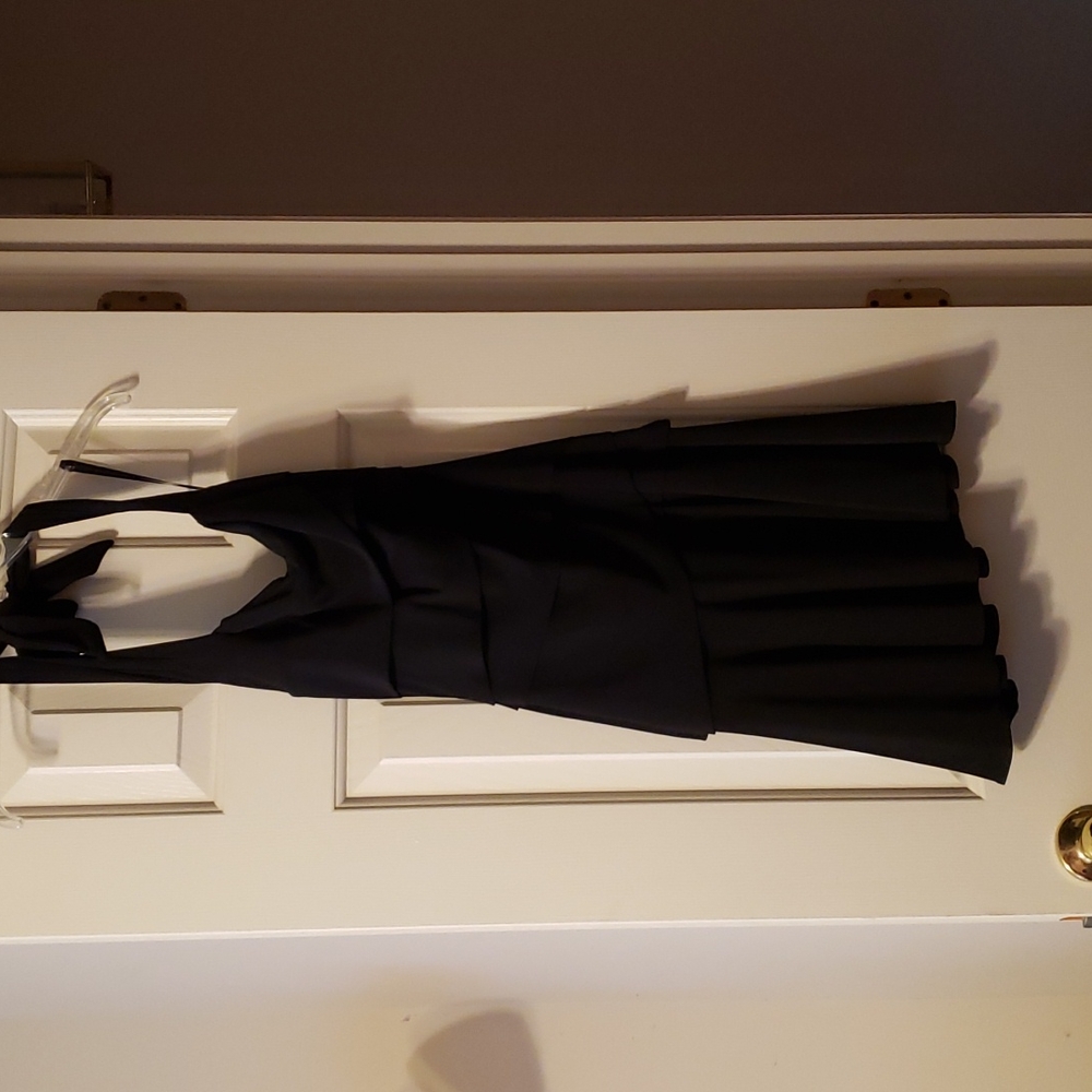 NWT WHBM Black Instantly Slimming Dress with Ruffles. Size 00